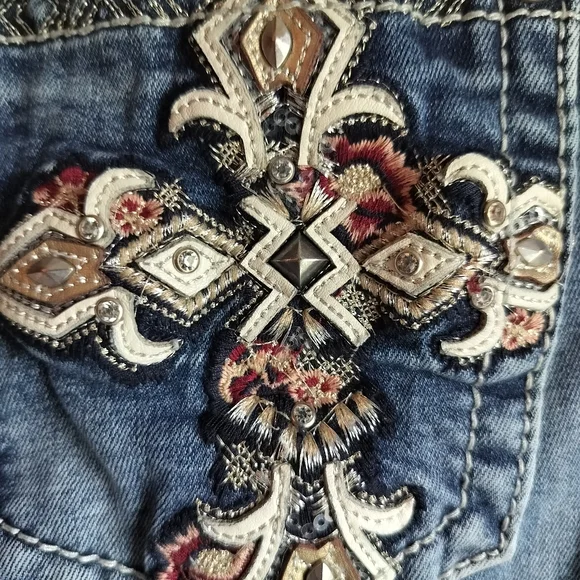 Miss Me Chloe Boot Cut Jeans with Cross Embroidery & Rhinestone Detail Size 28 - Picture 13 of 13